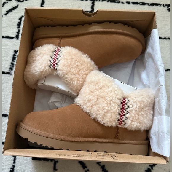 UGG Ultra Mini With Braid 🐑 - Chestnut - Size 8 - DISCONTINUED STYLE - Picture 3 of 9